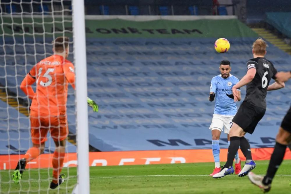 赢取超值枪械、公测限定时装福利！《七日世界》