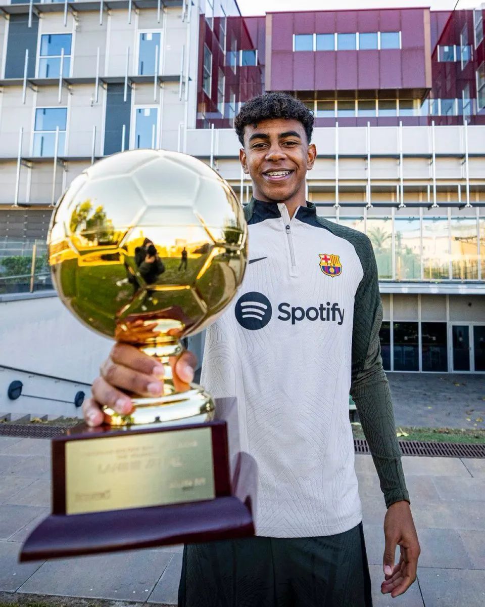 勒是雾都！重庆的同学们，欢迎前往 “完美世界校园大行动”