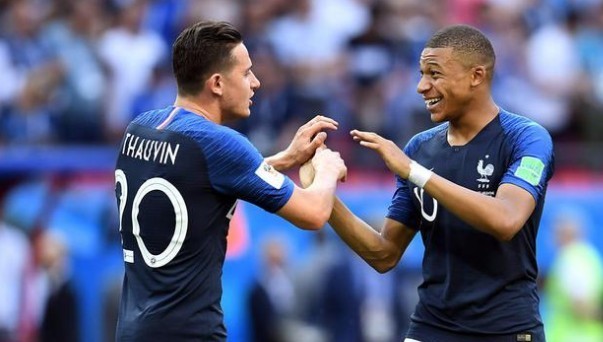 [图]于汉超刘诚宇破门 上海申花2-0险胜青岛海牛