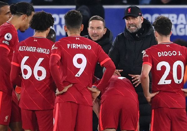 TES不敌IG，官博沦陷！粉丝怒喷：中路不练英雄！369不配玩兰博