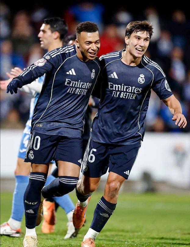 乔丹二度未退役能否实现四连冠？第六冠几乎是他一人单核带队完成